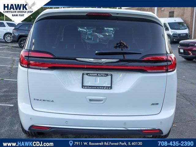 2024 Chrysler Pacifica Touring-L