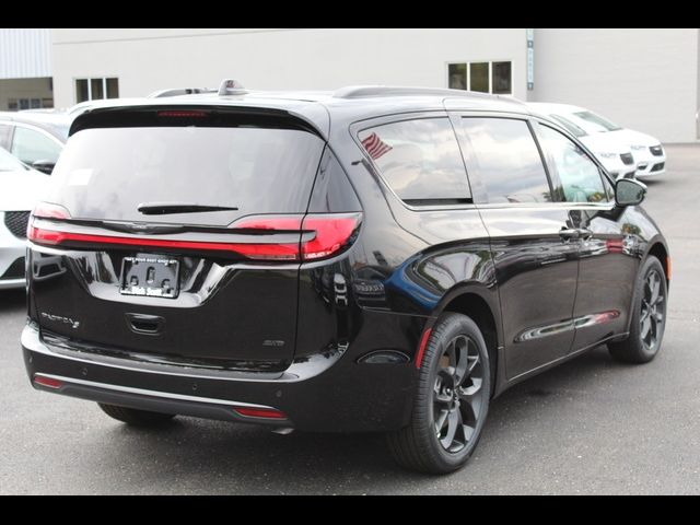 2024 Chrysler Pacifica Touring-L