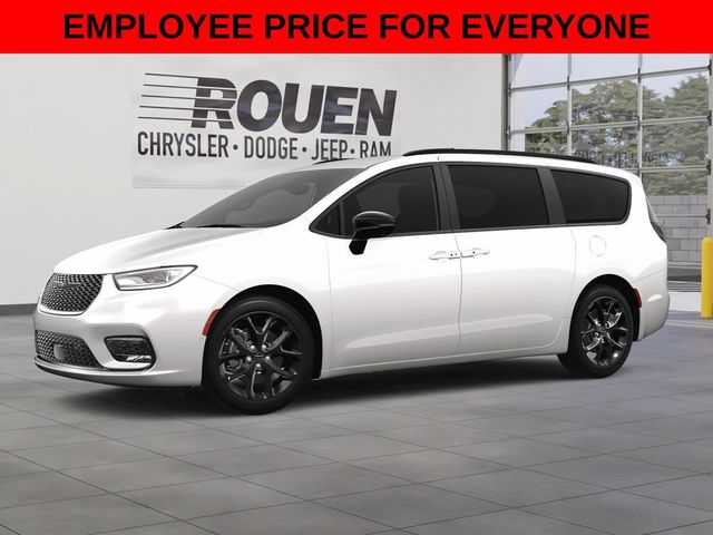 2024 Chrysler Pacifica Touring-L