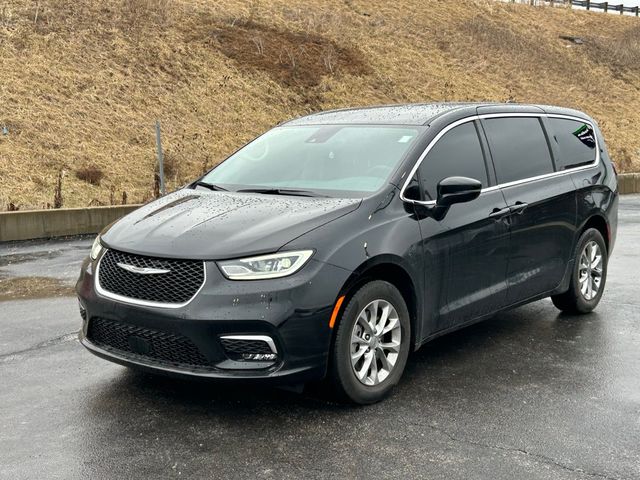 2024 Chrysler Pacifica Touring-L