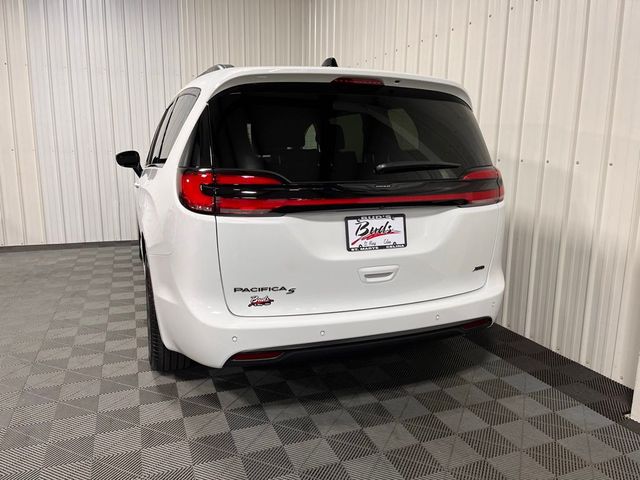 2024 Chrysler Pacifica Touring-L