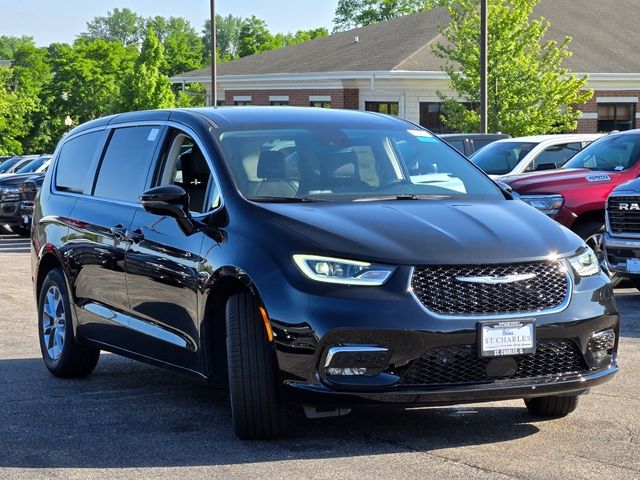 2024 Chrysler Pacifica Touring-L