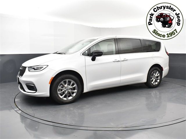 2024 Chrysler Pacifica Touring-L