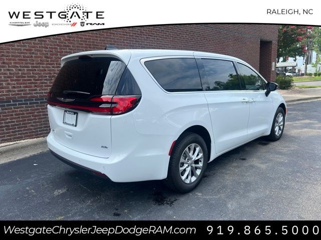 2024 Chrysler Pacifica Touring-L