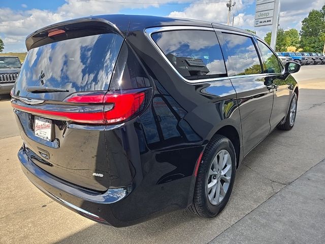 2024 Chrysler Pacifica Touring-L