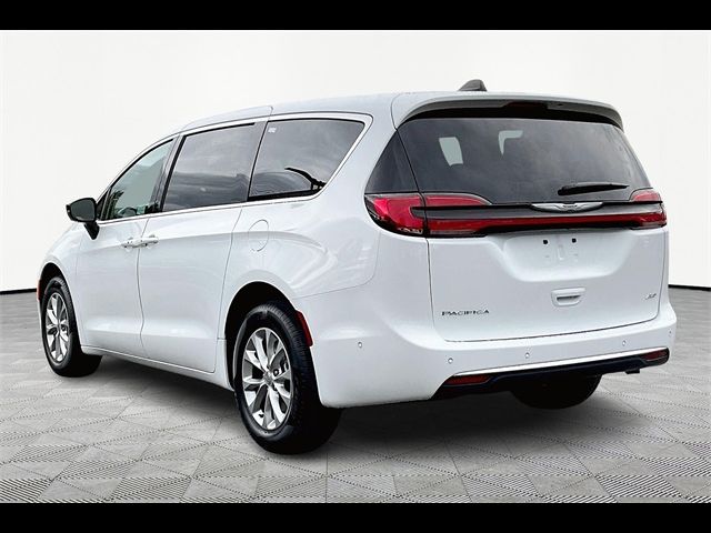 2024 Chrysler Pacifica Touring-L