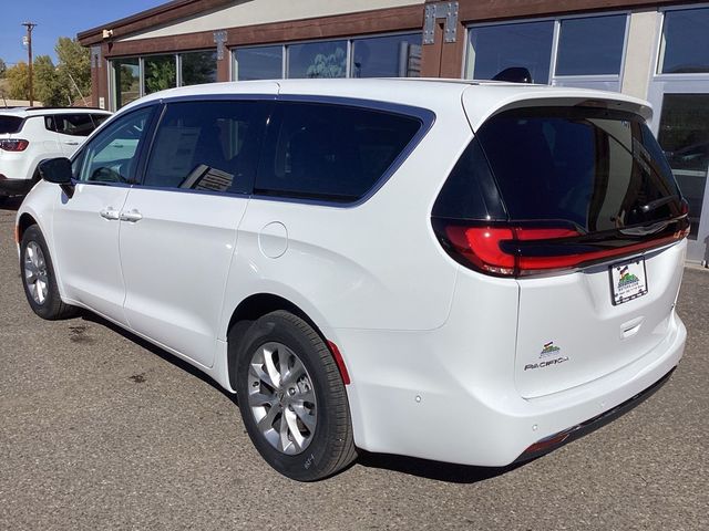 2024 Chrysler Pacifica Touring-L