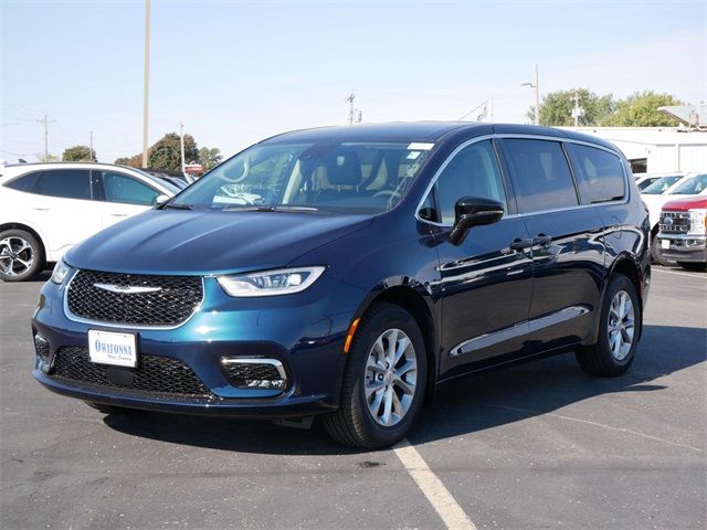 2024 Chrysler Pacifica Touring-L