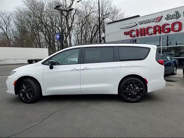 2024 Chrysler Pacifica Touring-L