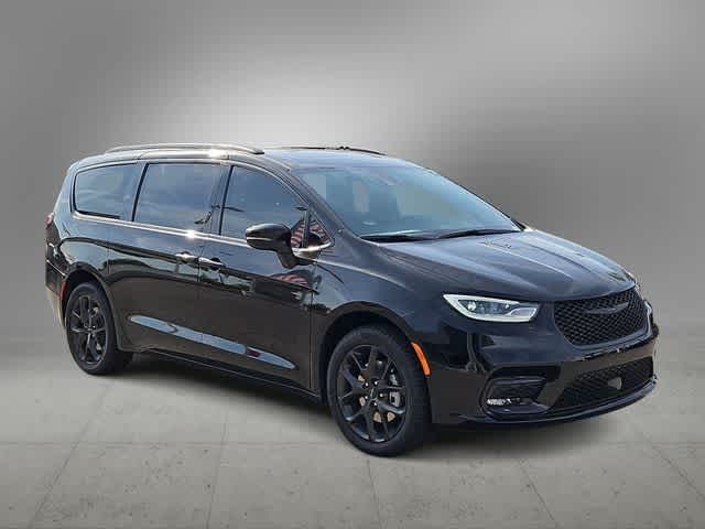 2024 Chrysler Pacifica Touring-L