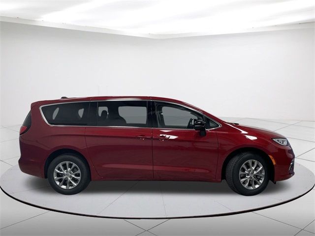 2024 Chrysler Pacifica Touring-L