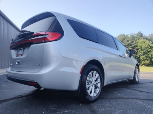 2024 Chrysler Pacifica Touring-L