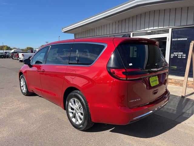 2024 Chrysler Pacifica Touring-L