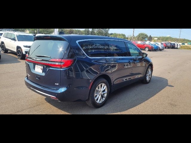 2024 Chrysler Pacifica Touring-L