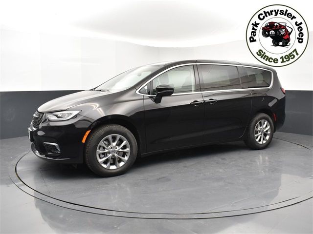 2024 Chrysler Pacifica Touring-L