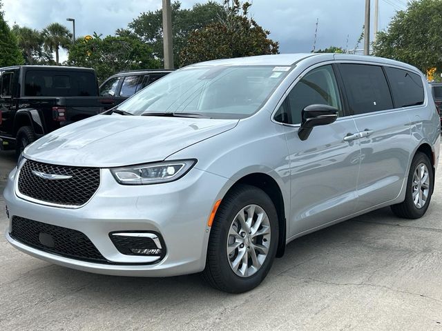 2024 Chrysler Pacifica Touring-L