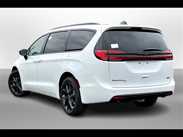 2024 Chrysler Pacifica Touring-L