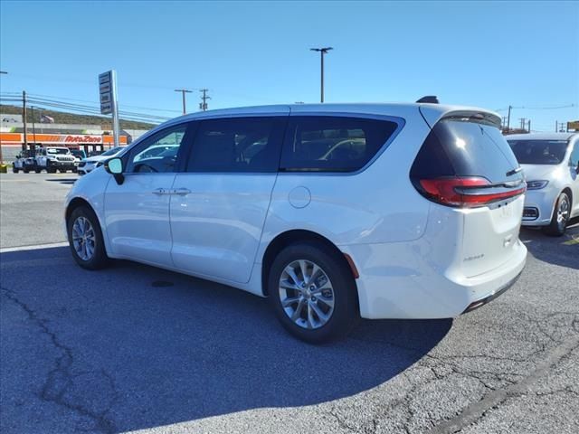 2024 Chrysler Pacifica Touring-L