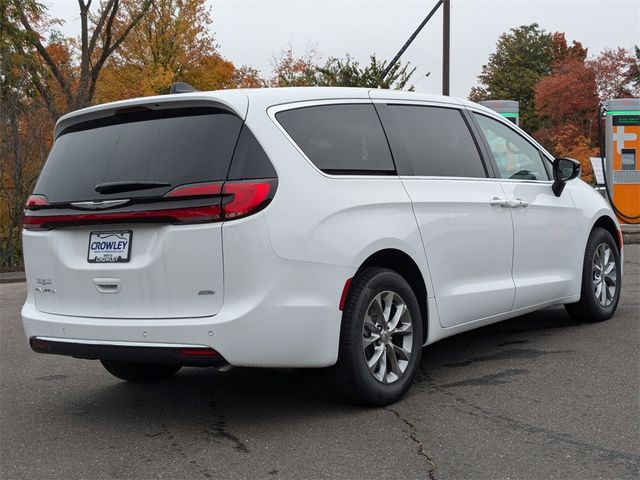 2024 Chrysler Pacifica Touring-L