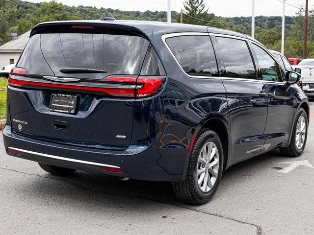 2024 Chrysler Pacifica Touring-L