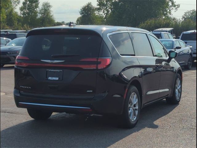 2024 Chrysler Pacifica Touring-L