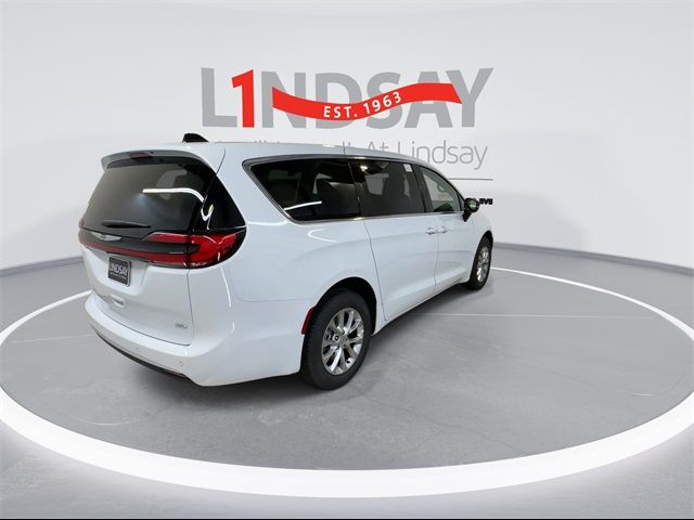 2024 Chrysler Pacifica Touring-L