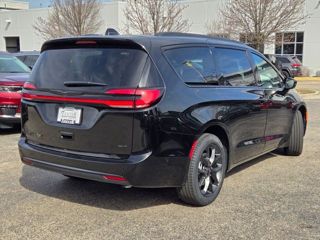 2024 Chrysler Pacifica Touring-L