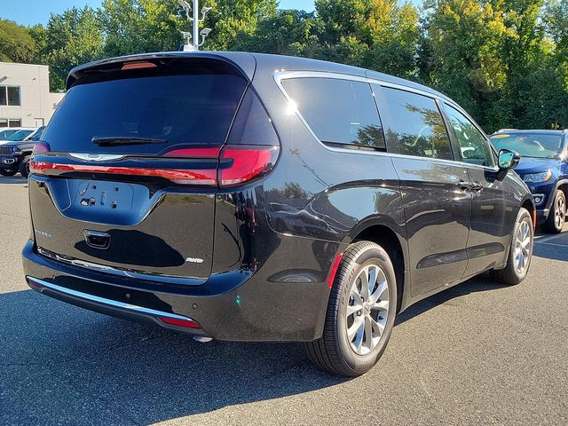 2024 Chrysler Pacifica Touring-L