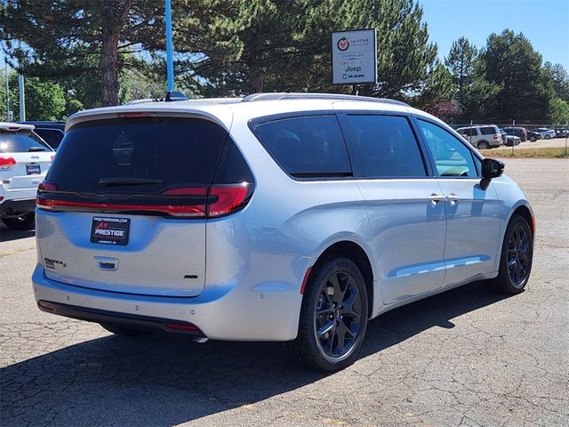 2024 Chrysler Pacifica Touring-L