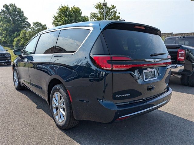 2024 Chrysler Pacifica Touring-L