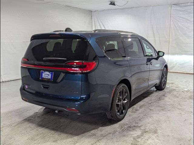 2024 Chrysler Pacifica Touring-L