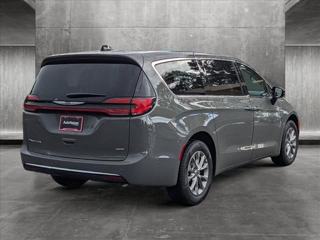 2024 Chrysler Pacifica Touring-L