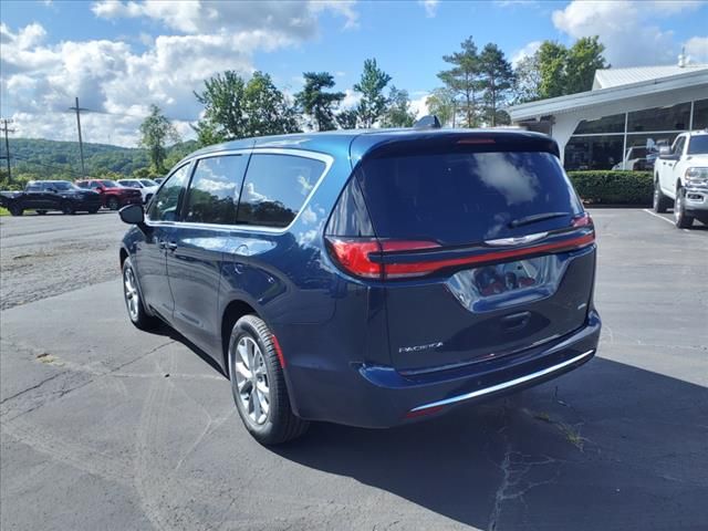 2024 Chrysler Pacifica Touring-L