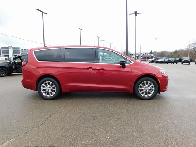 2024 Chrysler Pacifica Touring-L