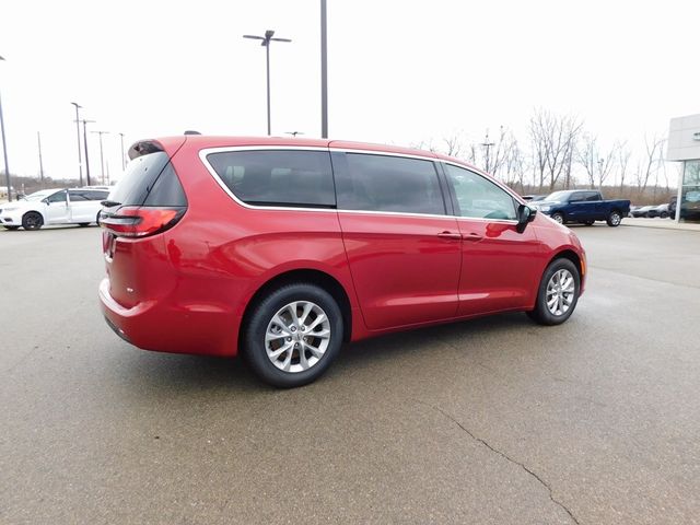 2024 Chrysler Pacifica Touring-L