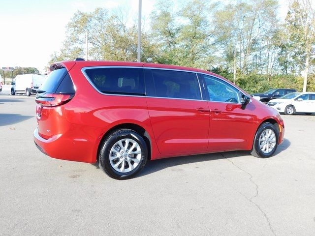 2024 Chrysler Pacifica Touring-L