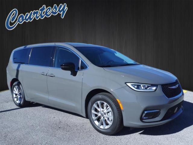 2024 Chrysler Pacifica Touring-L