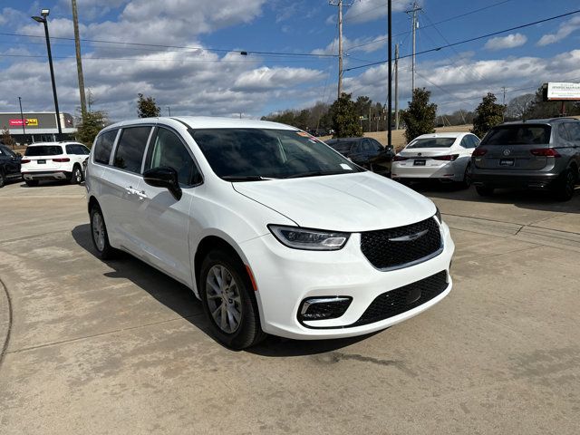 2024 Chrysler Pacifica Touring-L