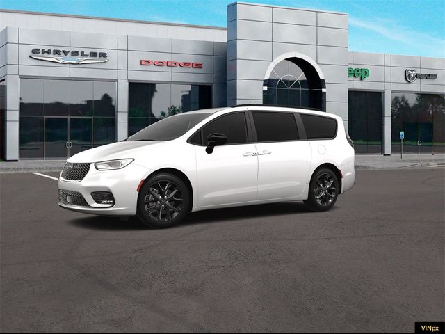 2024 Chrysler Pacifica Touring-L