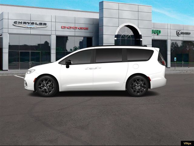 2024 Chrysler Pacifica Touring-L