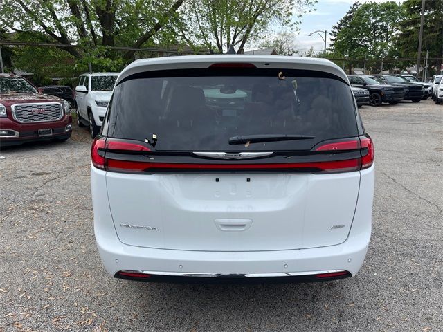 2024 Chrysler Pacifica Touring-L