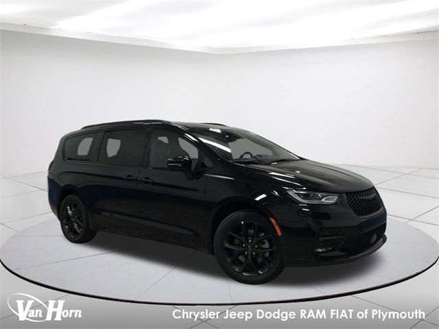 2024 Chrysler Pacifica Touring-L