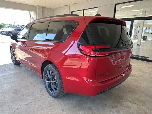 2024 Chrysler Pacifica Touring-L