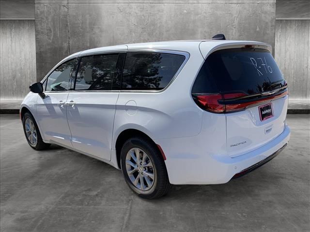 2024 Chrysler Pacifica Touring-L