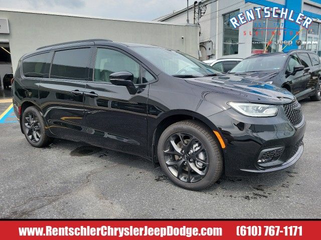 2024 Chrysler Pacifica Touring-L