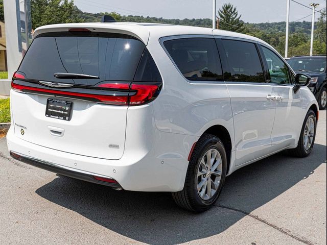 2024 Chrysler Pacifica Touring-L