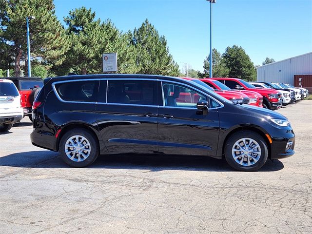 2024 Chrysler Pacifica Touring-L