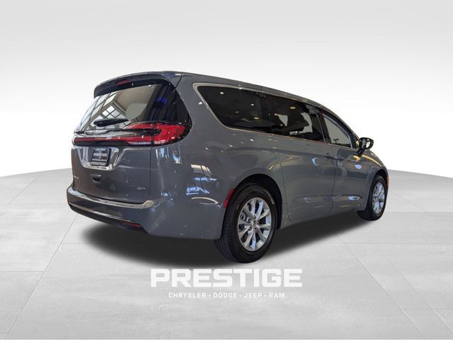 2024 Chrysler Pacifica Touring-L