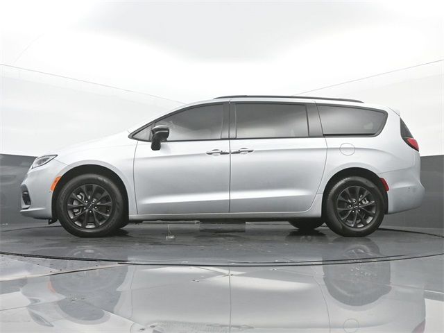 2024 Chrysler Pacifica Touring-L