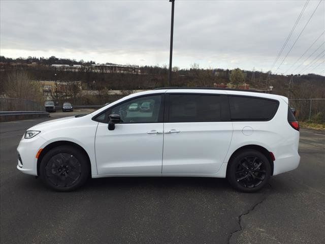 2024 Chrysler Pacifica Touring-L